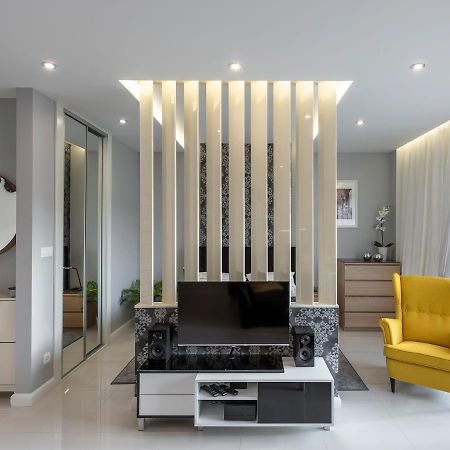 Black Pearl Apartment كراكوفيا المظهر الخارجي الصورة